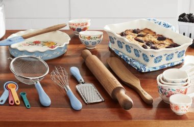 The Pioneer Woman 20-Piece Bake & Prep Set Only $20!